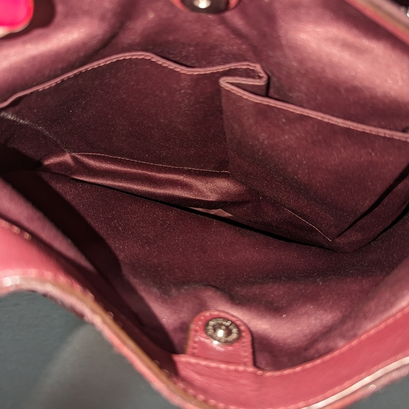 Burgundy coach - Picture 8 of 10